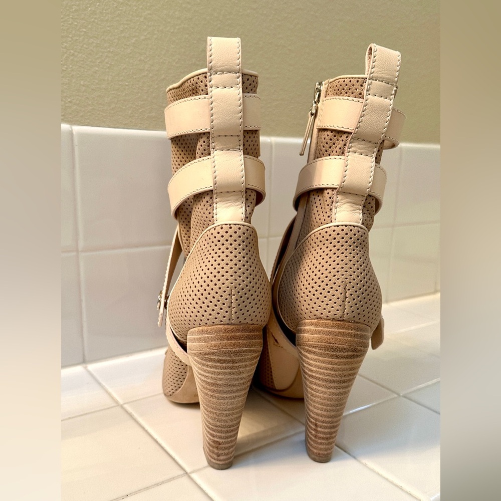 Fendi Nude Perforated Heeled Boots - Picture 6 of 13